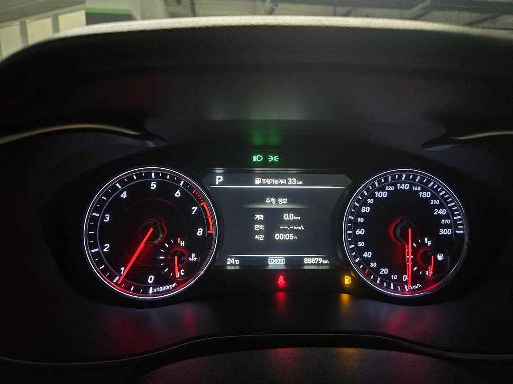 Genesis G70 - Vista 12