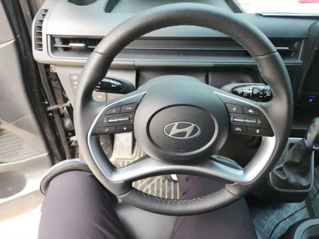 HYUNDAI Staria - Vista 9