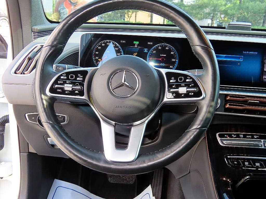 Mercedes Benz EQC - Vista 8