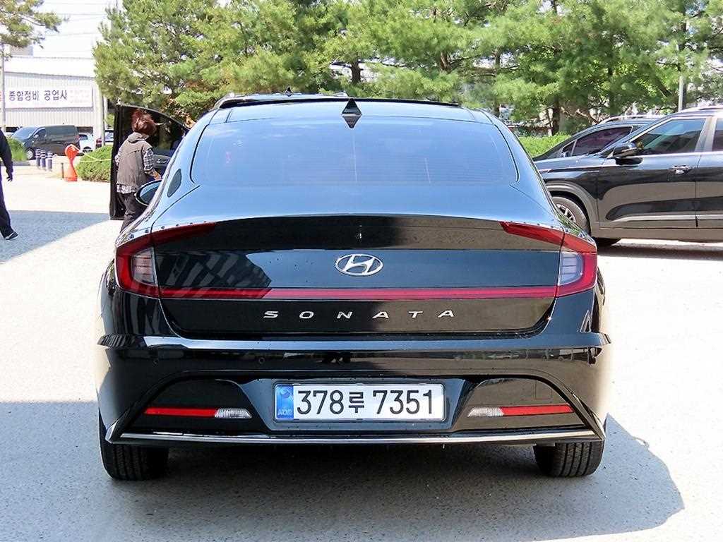 HYUNDAI Sonata - Vista 4