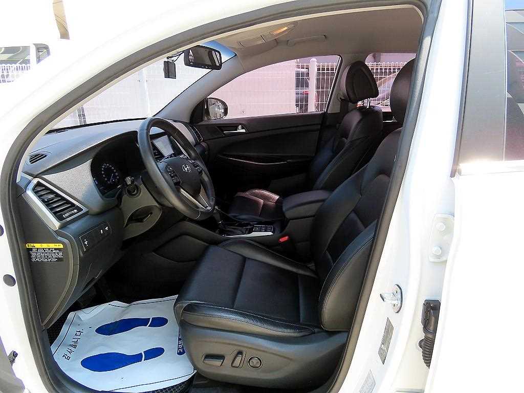 HYUNDAI Tucson - Vista 5
