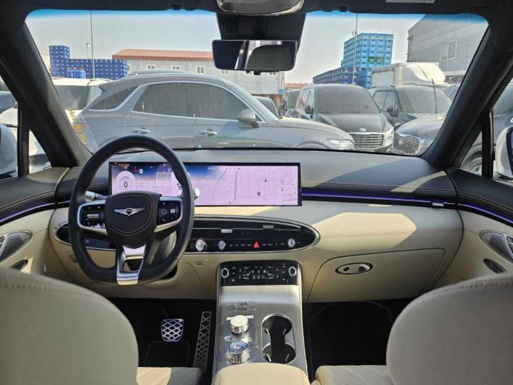 Genesis GV70 - Vista 5