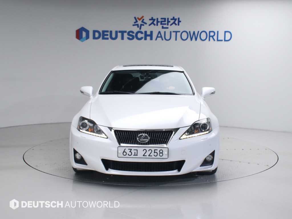 Lexus IS - Vista 3