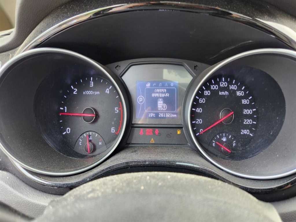 KIA Carnival - Vista 10