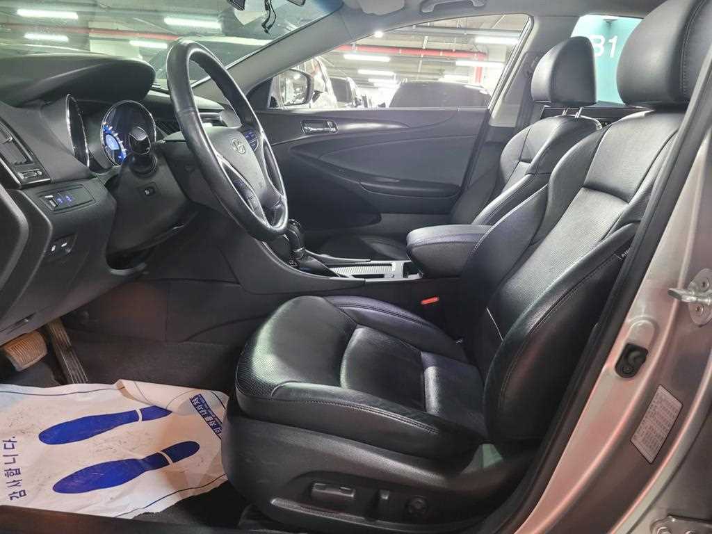 HYUNDAI Sonata - Vista 7