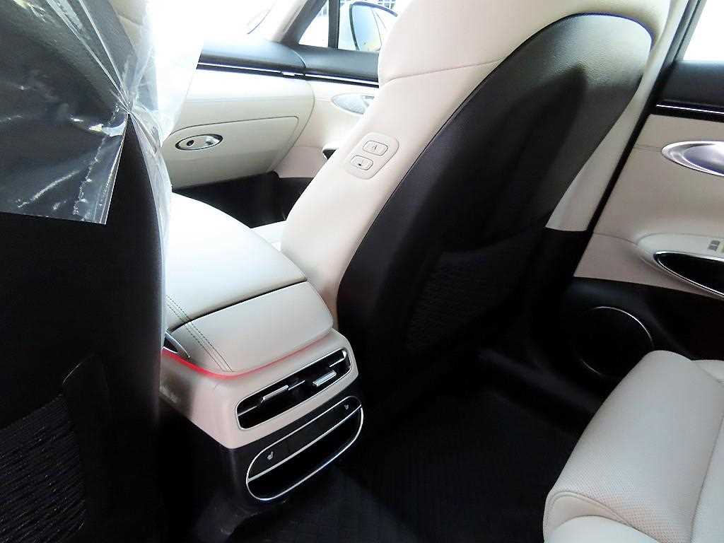 Genesis GV70 2023 Blanco - Importación desde Corea - HF Imports Iquique - Foto 15