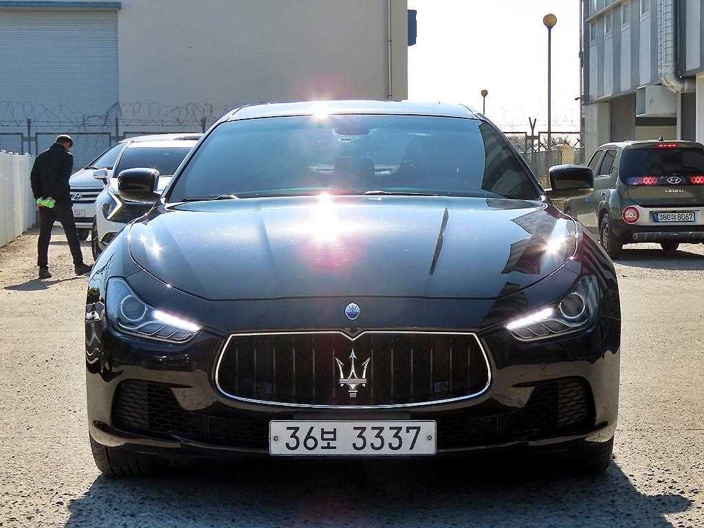 Maserati Ghibli 2015 Negro - Importación desde Corea - HF Imports Iquique - Foto 1
