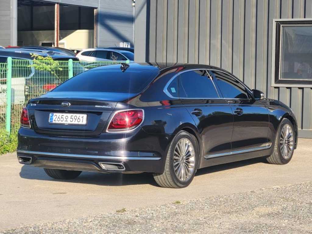 KIA K9 - Vista 4