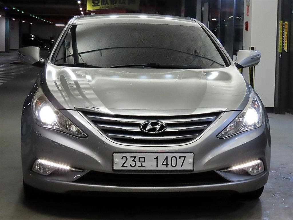 HYUNDAI Sonata - Vista 2