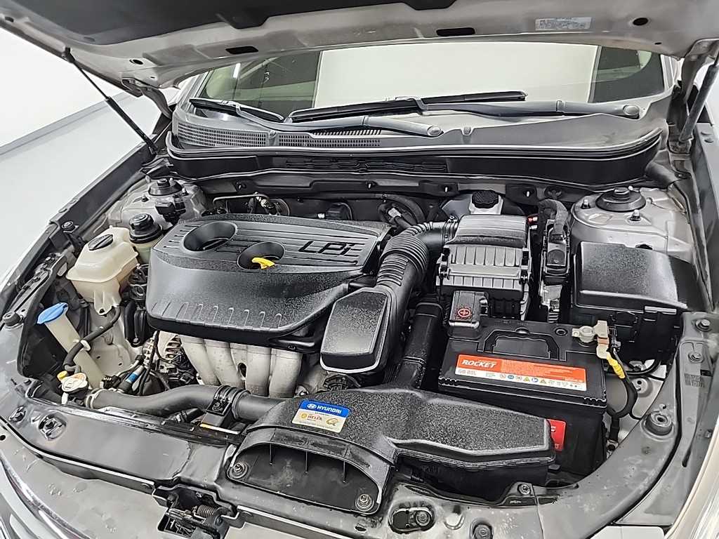 HYUNDAI Sonata - Vista 5