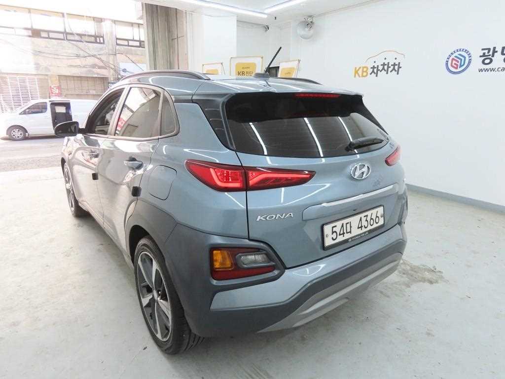 HYUNDAI Kona - Vista 4