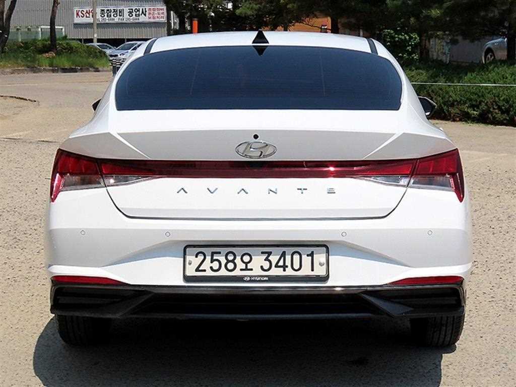 HYUNDAI Avante - Vista 4