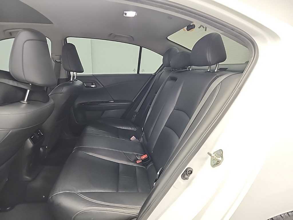 Honda Accord - Vista 12