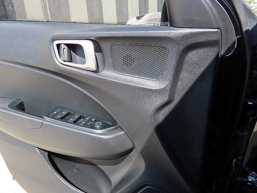 HYUNDAI Venue - Vista 11