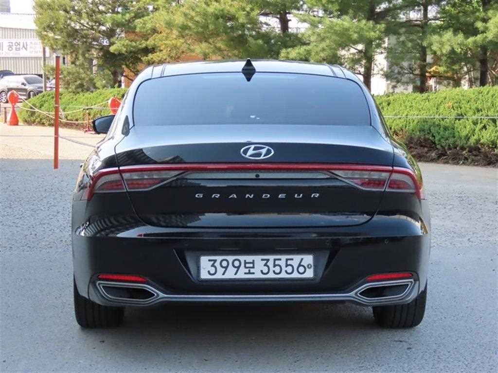 HYUNDAI Grandeur - Vista 4