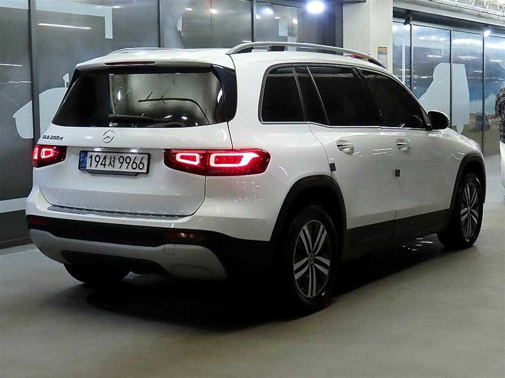 Mercedes Benz GLB Class - Vista 4