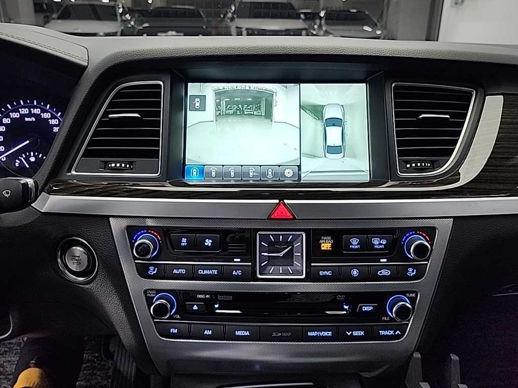 Genesis G80 - Vista 10
