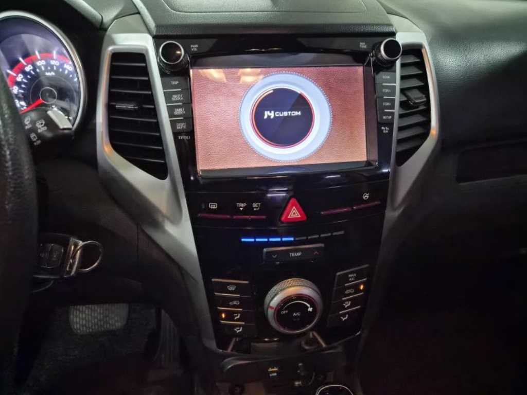 Ssangyong Tivoli - Vista 7