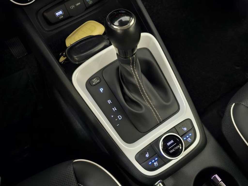 HYUNDAI Venue - Vista 11