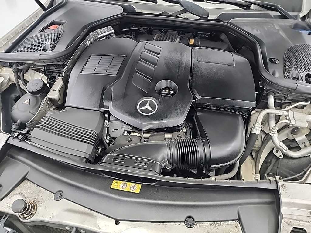 Mercedes Benz CLS Class - Vista 5