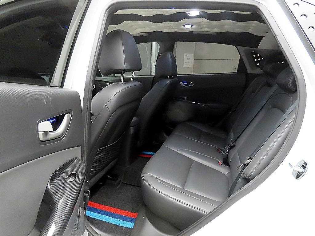 HYUNDAI Kona - Vista 6