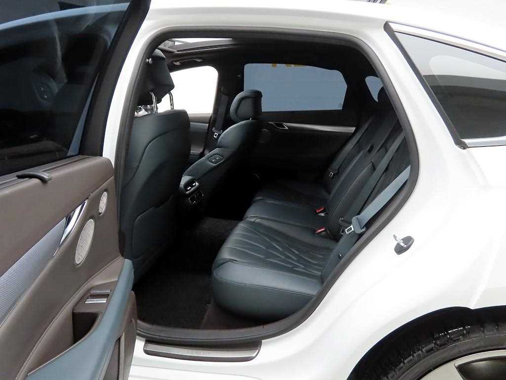Genesis G80 - Vista 12