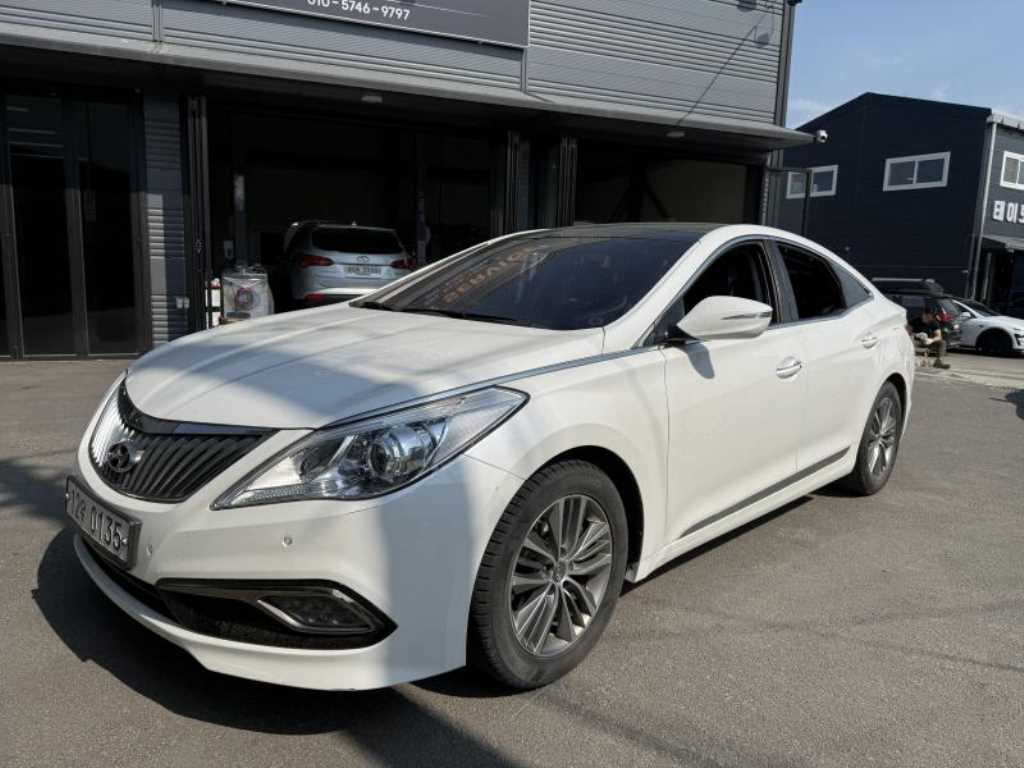 HYUNDAI Grandeur - Vista 2
