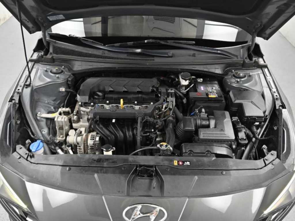 HYUNDAI Avante - Vista 6