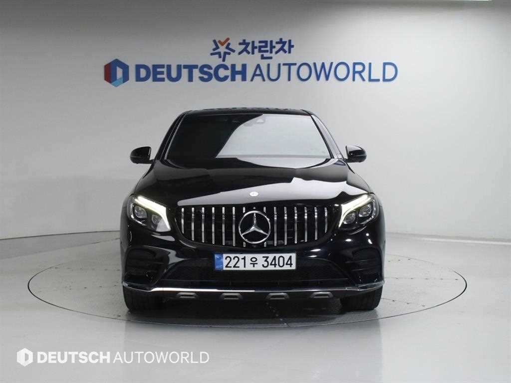 Mercedes Benz GLC Class - Vista 4
