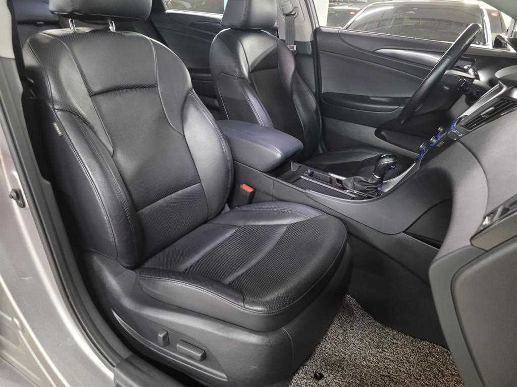 HYUNDAI Sonata - Vista 8