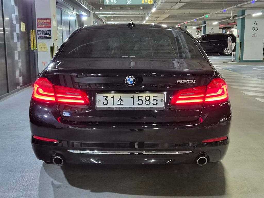 BMW 5 Series - Vista 5