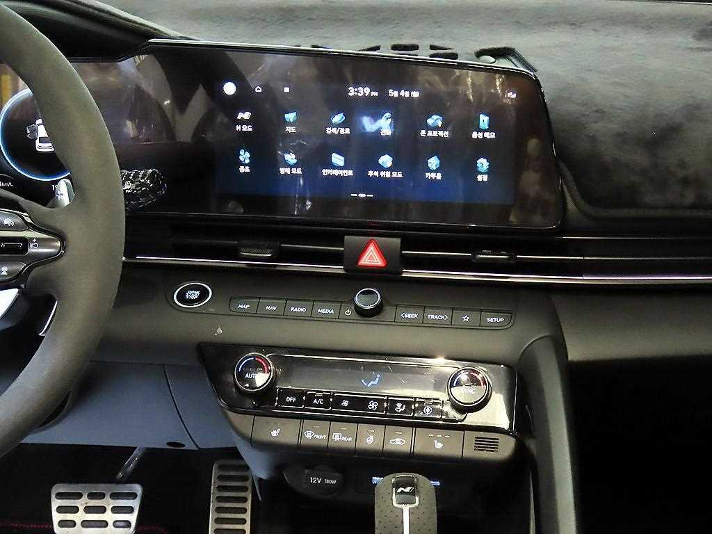 HYUNDAI Avante - Vista 11