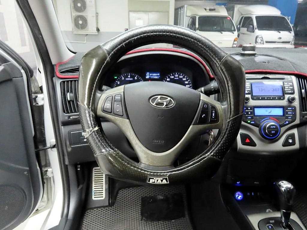 HYUNDAI i30 - Vista 8