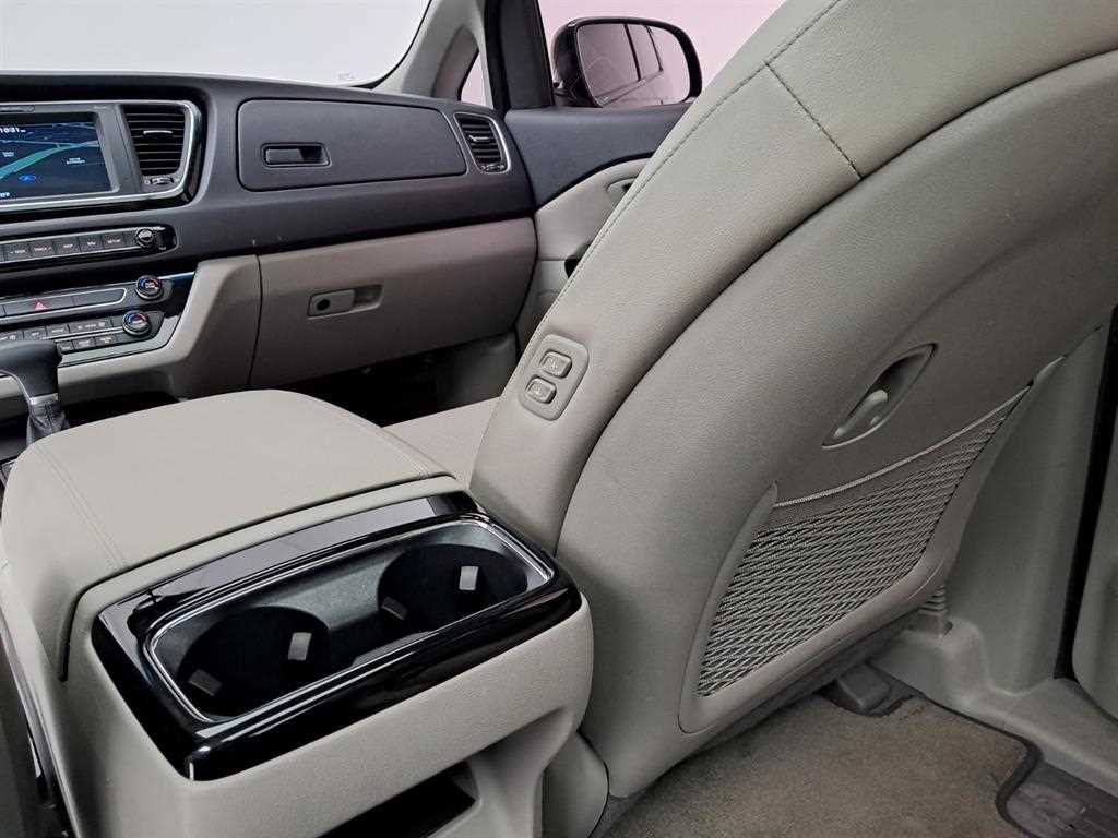 KIA Carnival 2019 Negro - Importación desde Corea - HF Imports Iquique - Foto 13