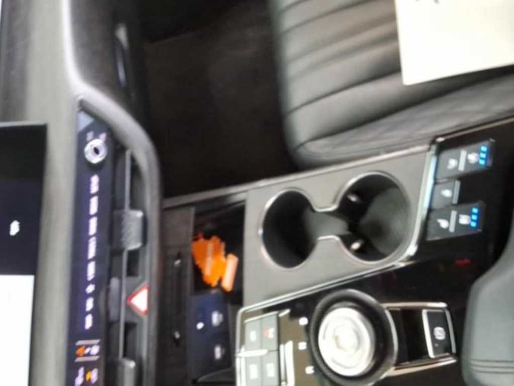 KIA K8 - Vista 6