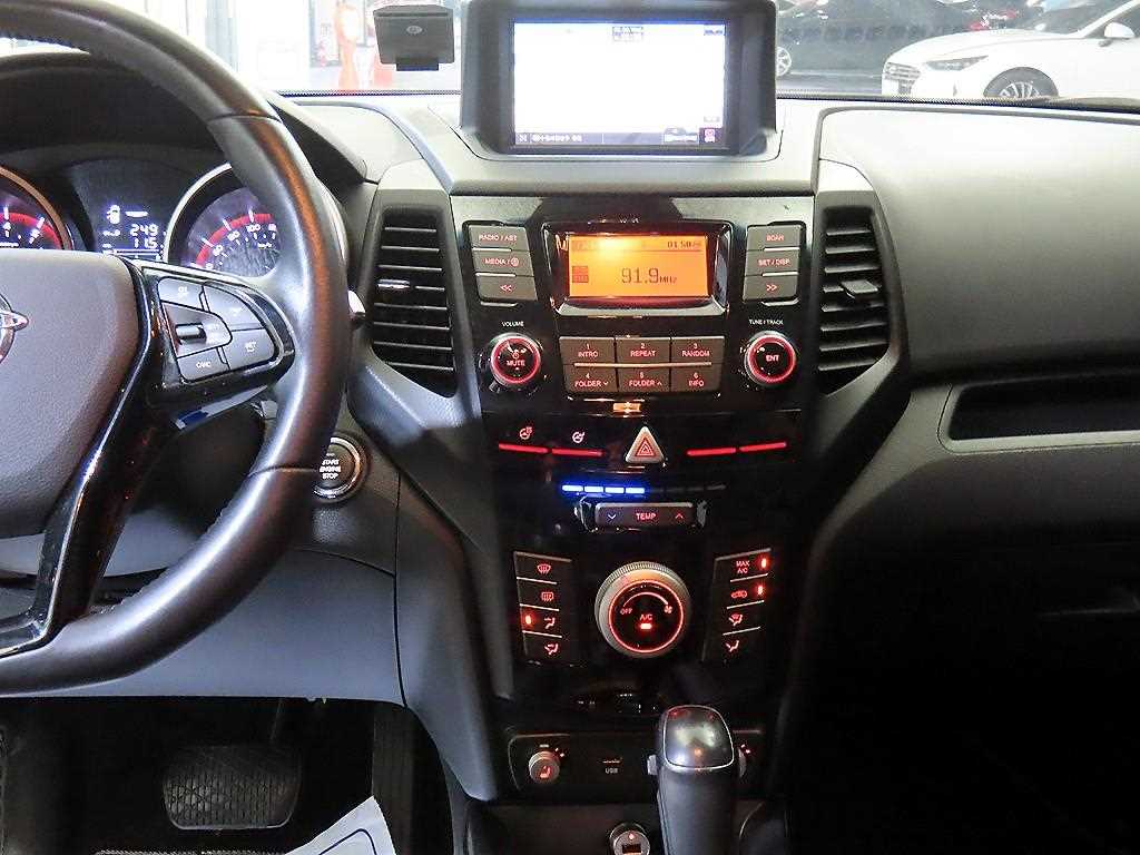 Ssangyong Tivoli - Vista 11