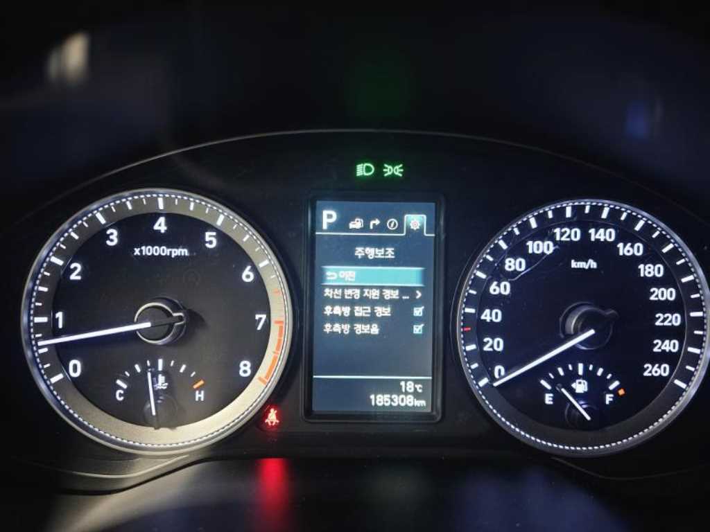 HYUNDAI Grandeur - Vista 9