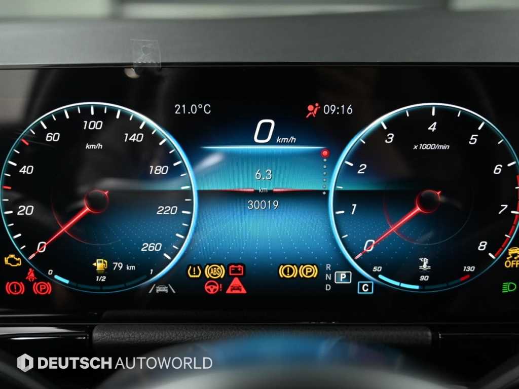 Mercedes Benz GLA Class - Vista 8