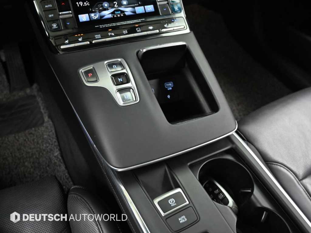 HYUNDAI Grandeur - Vista 9