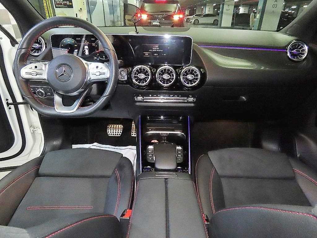 Mercedes Benz GLA Class - Vista 10