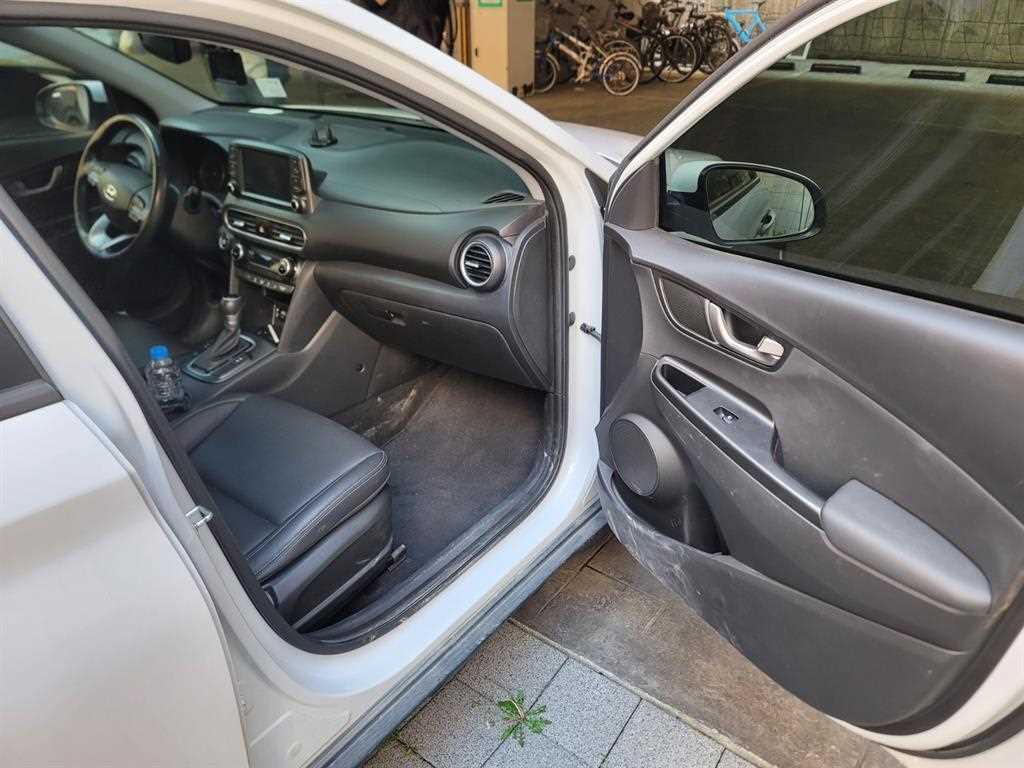 HYUNDAI Kona - Vista 6