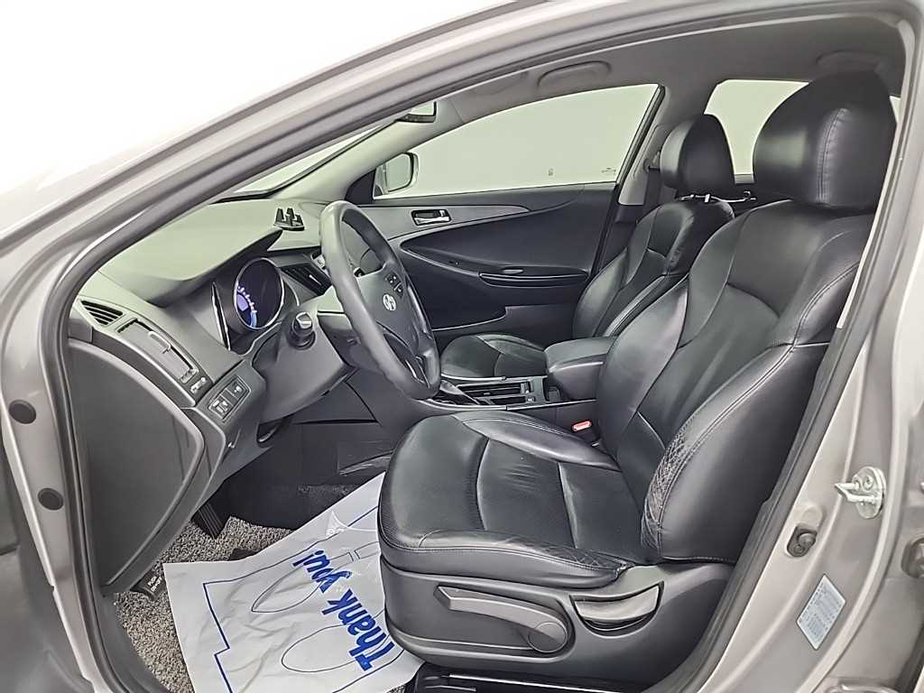 HYUNDAI Sonata - Vista 11