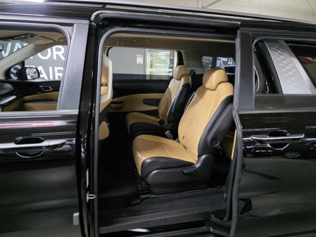 KIA Carnival - Vista 6