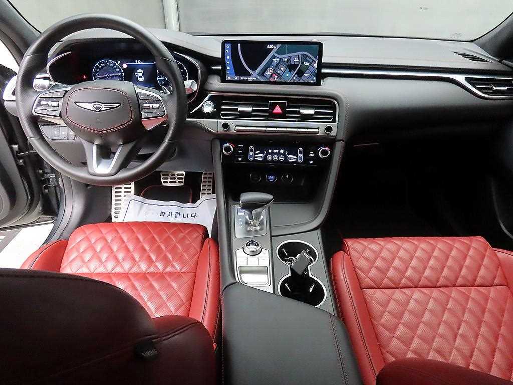 Genesis G70 - Vista 7