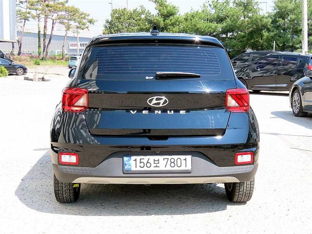 HYUNDAI Venue - Vista 4