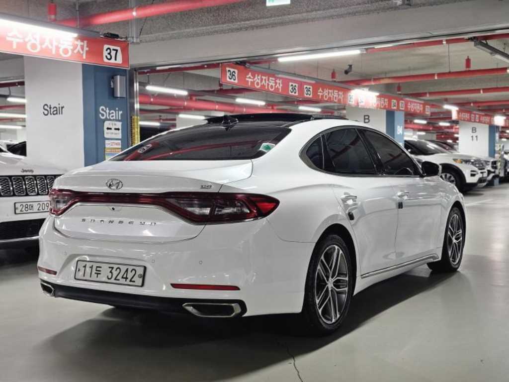 HYUNDAI Grandeur - Vista 3