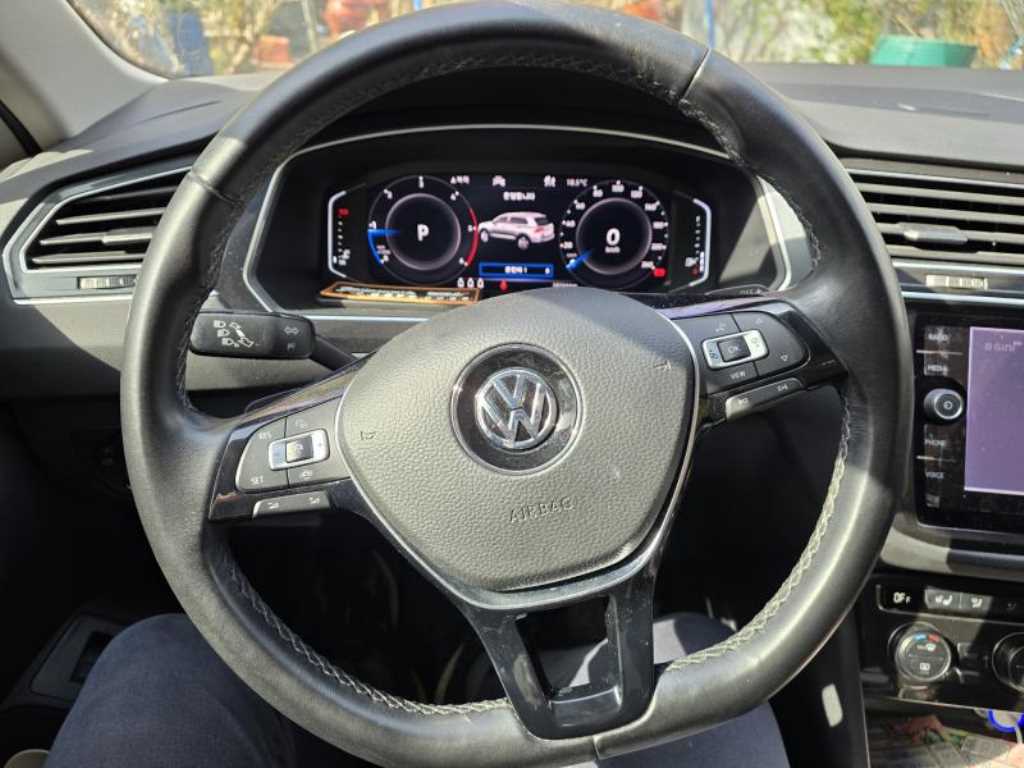 Volkswagen Tiguan - Vista 6