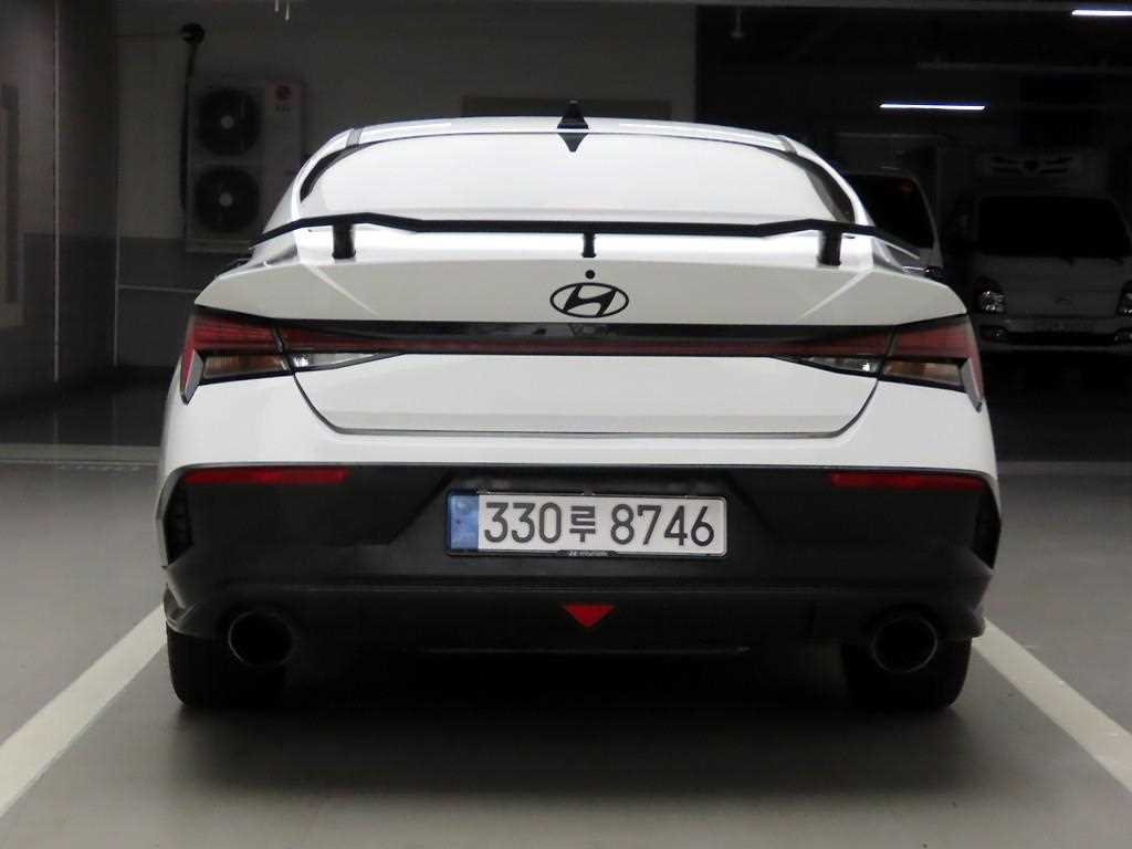 HYUNDAI Avante - Vista 3