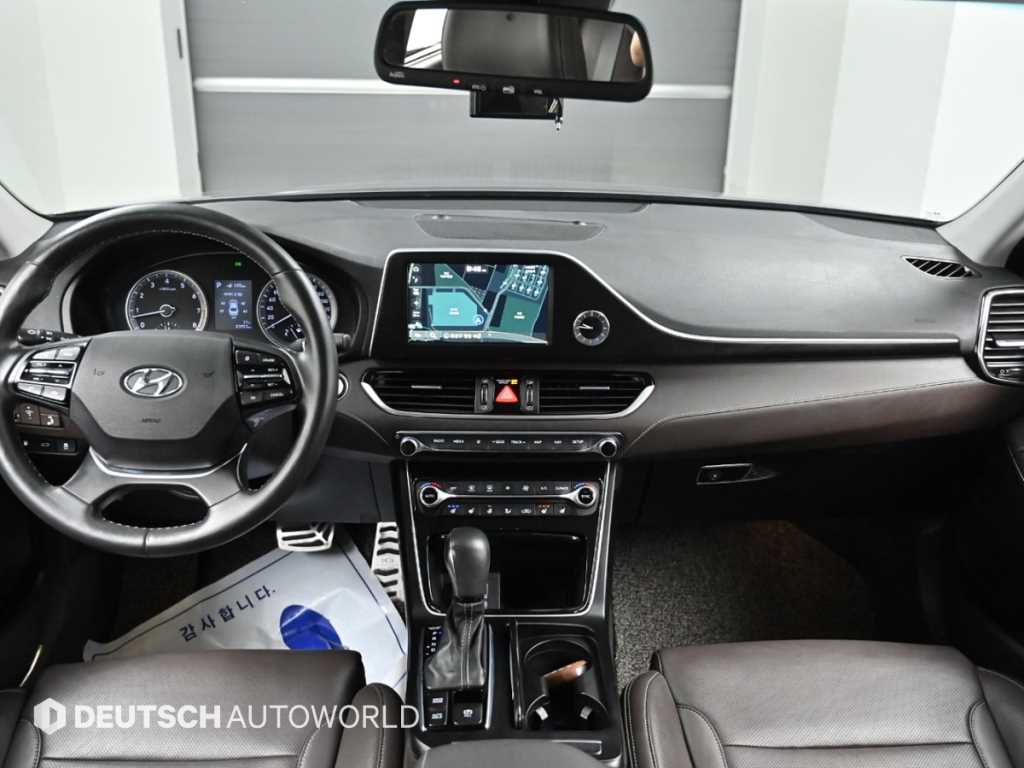 HYUNDAI Grandeur - Vista 7