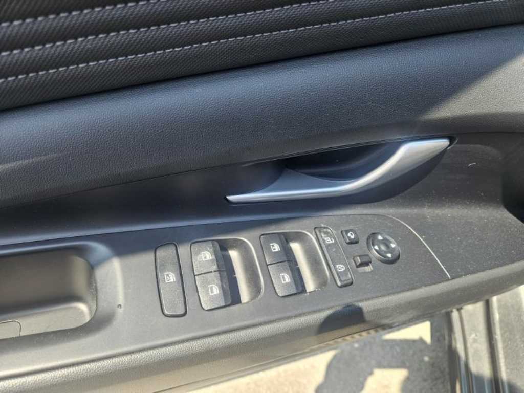 HYUNDAI Avante - Vista 5